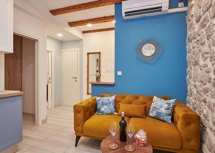 Artium Luxury Apartment