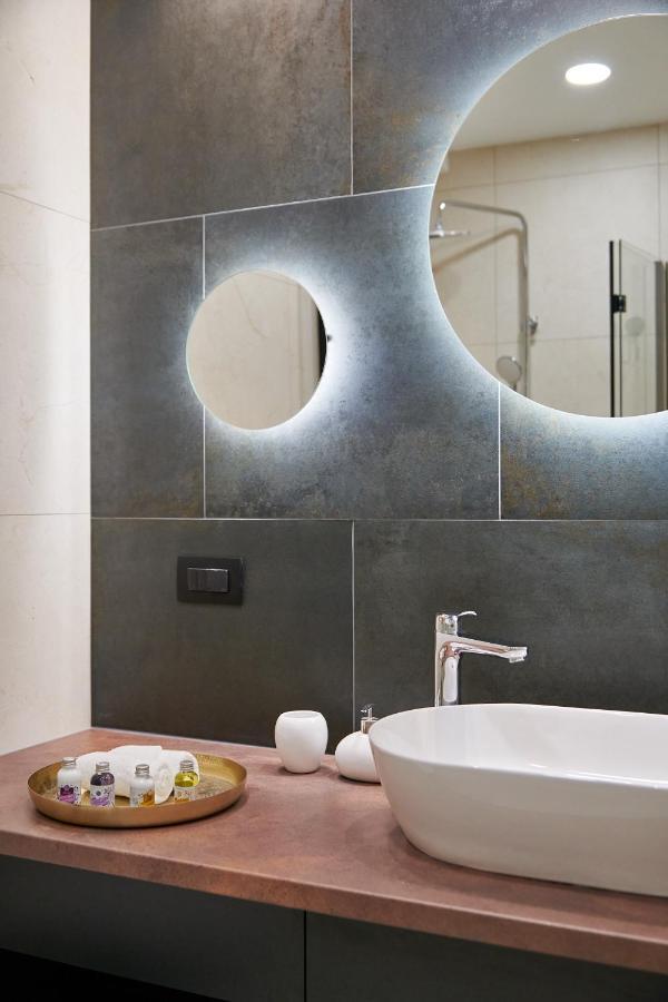 Artium Luxury Apartment *